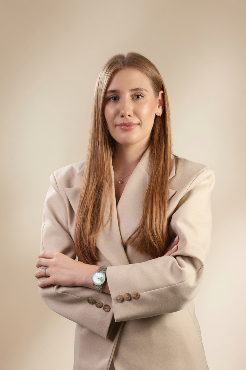 Sara Savanović, Osnivač i generalni direktor